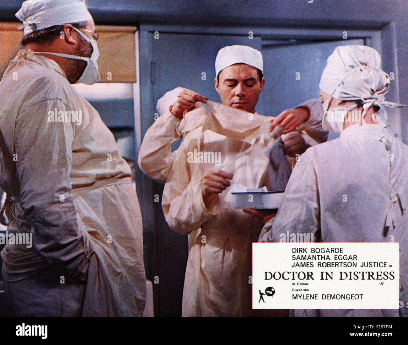 DOCTOR IN DISTRESS RANK FILMS/GENERAL FILMS JAMES ROBERTSON JUSTICE, DIRK BOGARDE     Date: 1963 Stock Photo