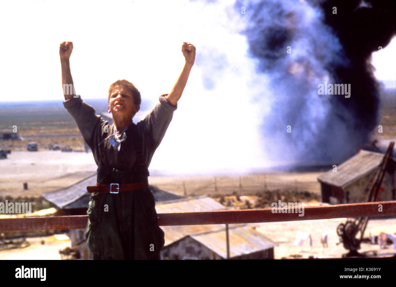 EMPIRE OF THE SUN CHRISTIAN BALE   EMPIRE OF THE SUN CHRISTIAN BALE     Date: 1987 Stock Photo