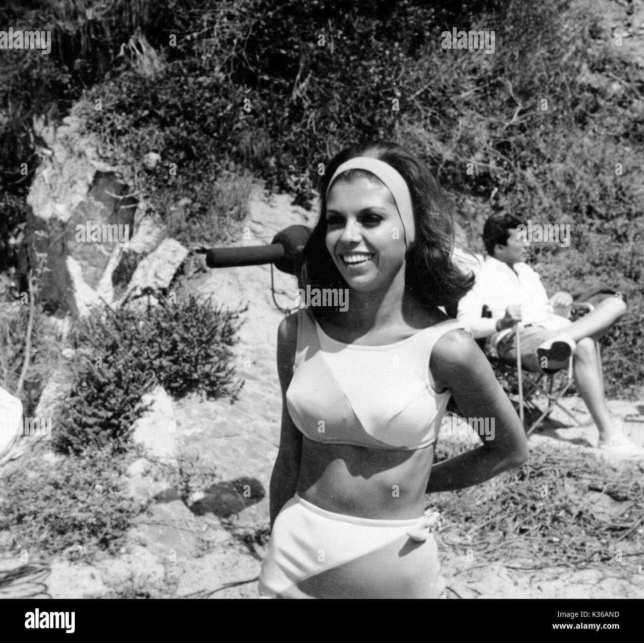 FOR THOSE WHO THINK YOUNG (US 19640 NANCY SINATRA Stock Photo