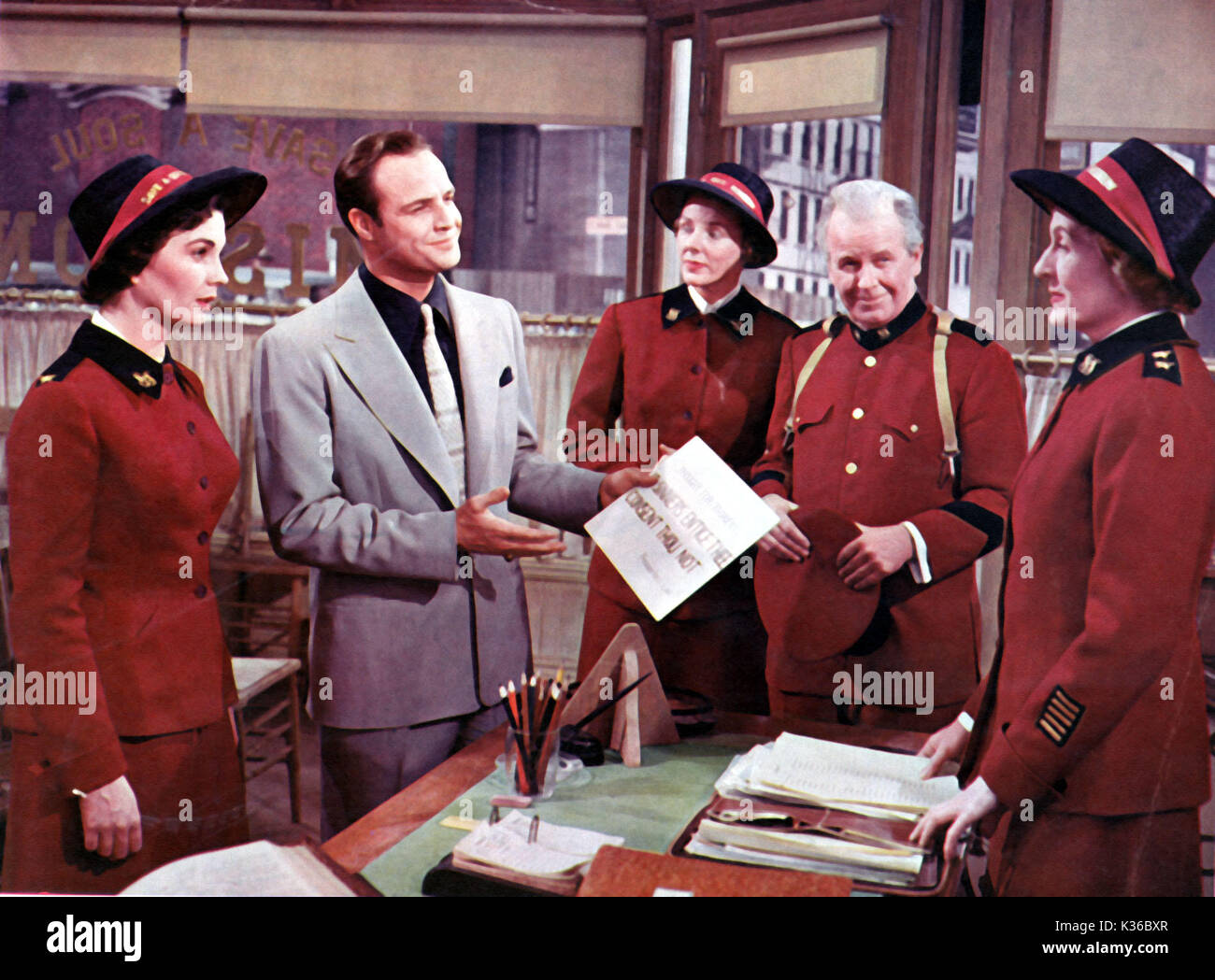 GUYS AND DOLLS JEAN SIMMONS. MARLON BRANDO, UNIDENTIFIED X 2 AND KATHRYN GIVNEY A 20TH CENTURY FOX FILM     Date: 1956 Stock Photo