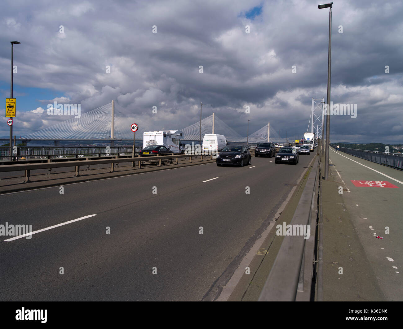 dh Forth Road Bridge FORTH BRIDGE FIRTH OF FORTH New road bridge River Forth Scotland cars a90 roadbridge Stock Photo