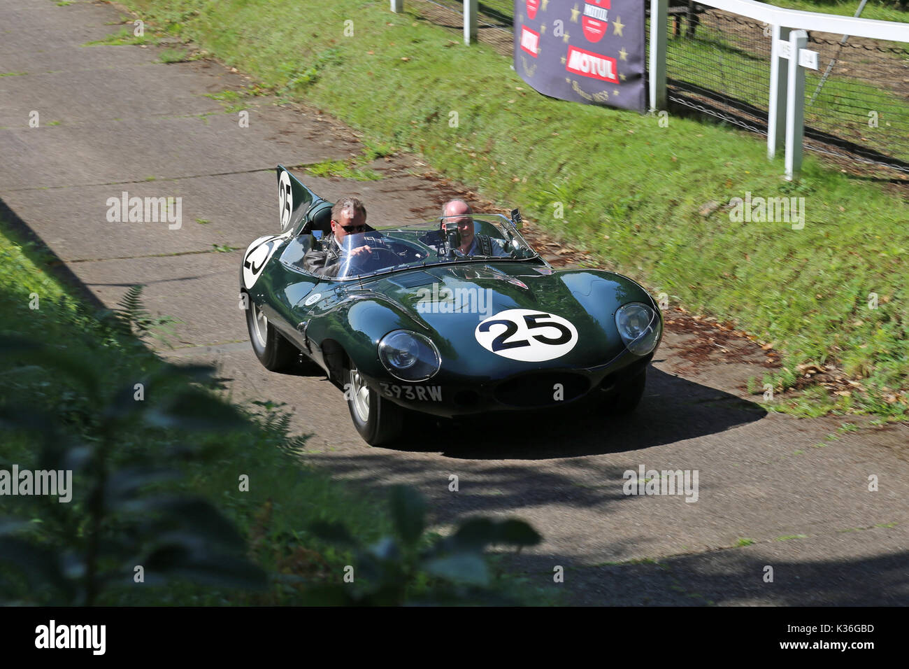 Photo Ancienne 1962 - Jaguar D-Type, équipe Gagnante Des 5 Le Mans Grand Prix