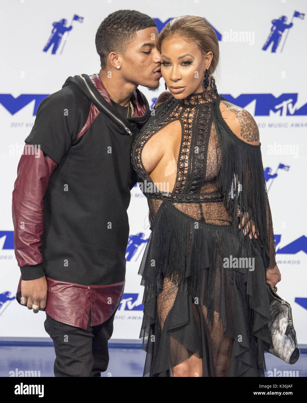 Inglewood, California, USA. 27th Aug, 2017. Hazel E and Rose Burgundy  arrives at the 2017 MTV Video Music Awards Photo Room held at The Forum in  Inglewood/Los Angeles on Sunday afternoon. Credit: