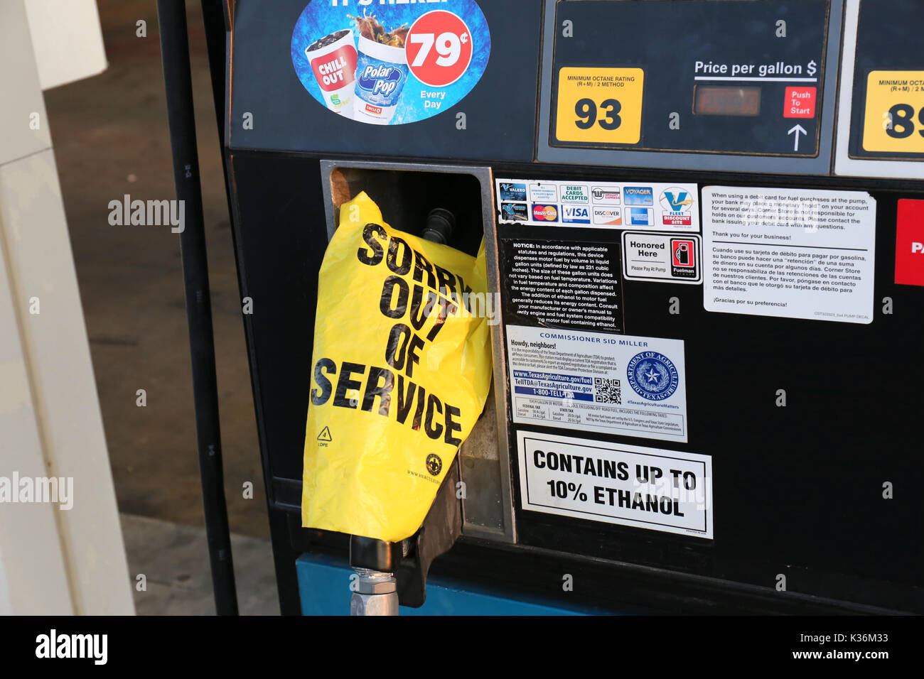 San Antonio, USA. 1st Sep, 2017. A 'Sorry, out of service' sign is seen at a gas station in San Antonio, Texas, the United States, Sept. 1, 2017. Gasoline prices in the U.S. have risen to a new high amid continuing fear of shortage in Texas and other states after Hurricane Harvey's strike. Credit: Yan Bo/Xinhua/Alamy Live News Stock Photo