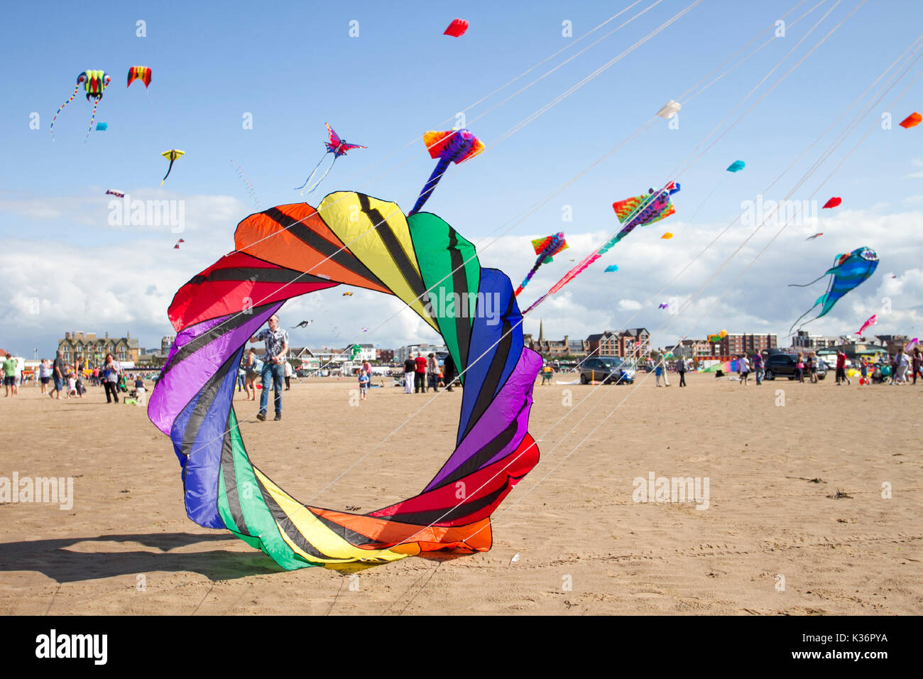 Circular kites hires stock photography and images Alamy