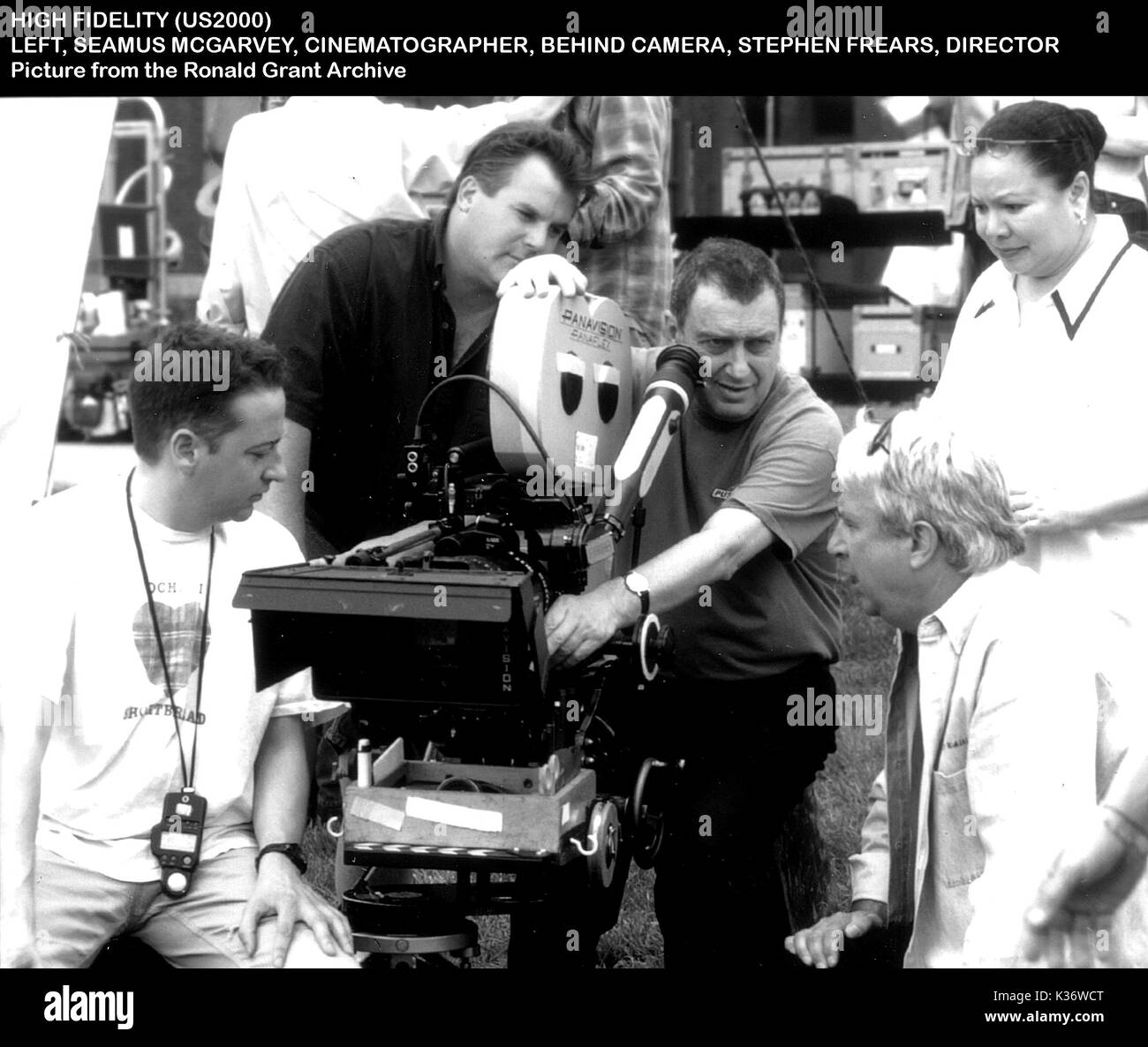 HIGH FIDELITY director STEPHEN FREARS, cinematographer SEAMUS MCGARVEY     Date: 2000 Stock Photo