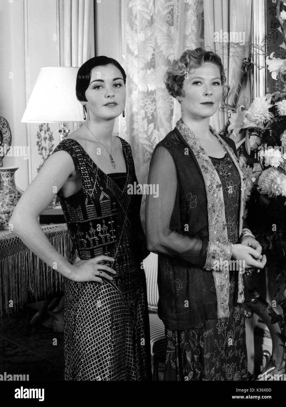 THE HOUSE OF ELIOTT LOUISE LOMBARD AND STELLA GONET A BBC PRODUCTION Stock Photo