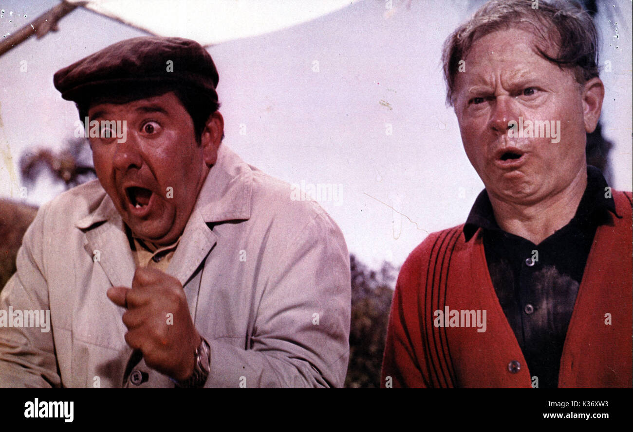 IT'S A MAD, MAD, MAD, MAD WORLD [US 1963] BUDDY HACKETT AND MICKEY ROONEY     Date: 1963 Stock Photo