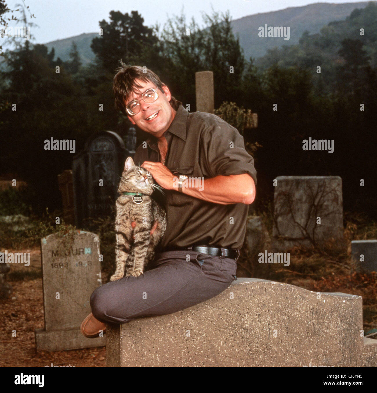 PET SEMATARY PARAMOUNT PICTURES STEPHEN KING   PET SEMATARY PARAMOUNT PICTURES STEPHEN KING     Date: 1989 Stock Photo