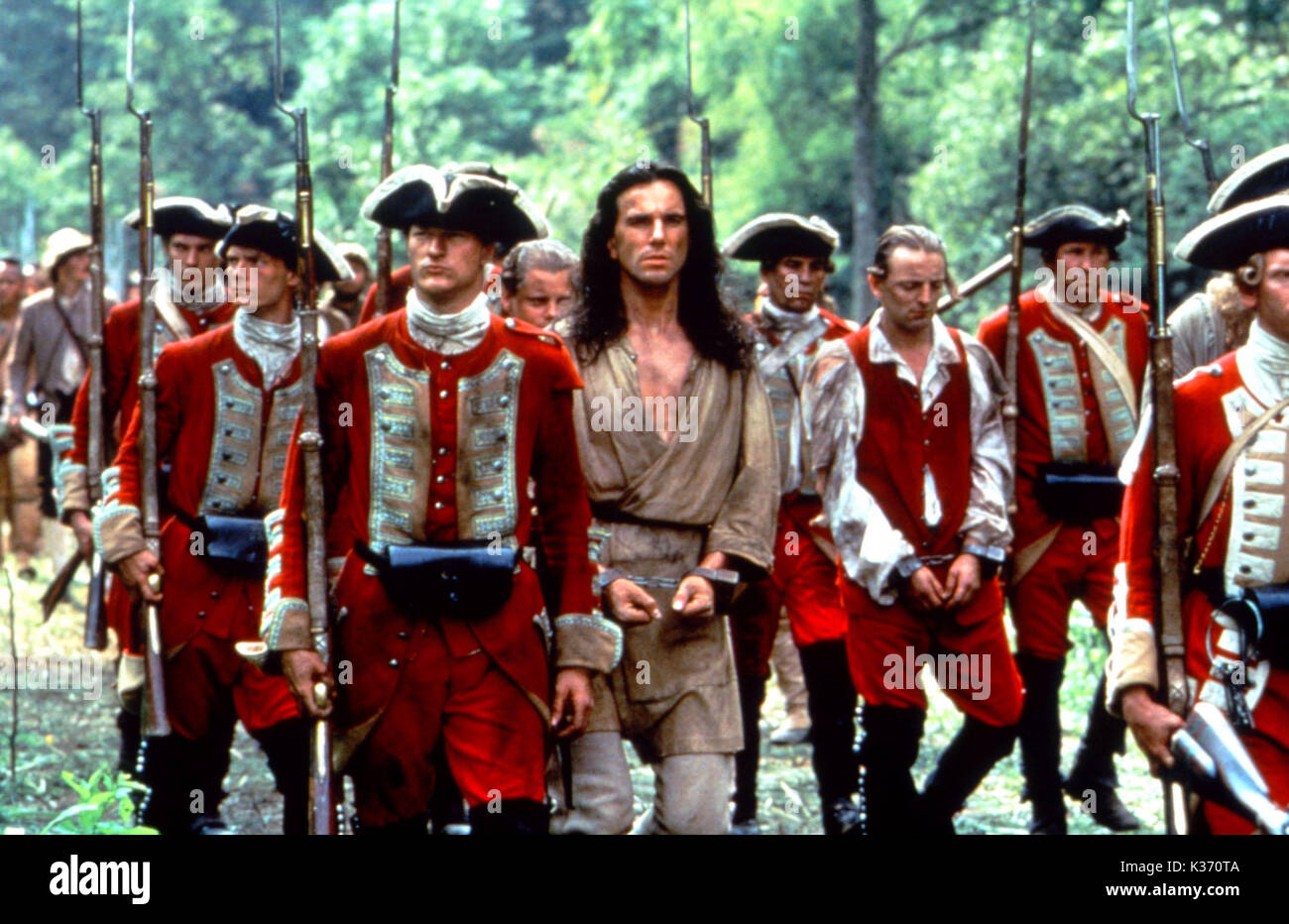 THE LAST OF THE MOHICANS MORGAN CREEK PRODUCTIONS DANIEL DAY-LEWIS centre     Date: 1992 Stock Photo
