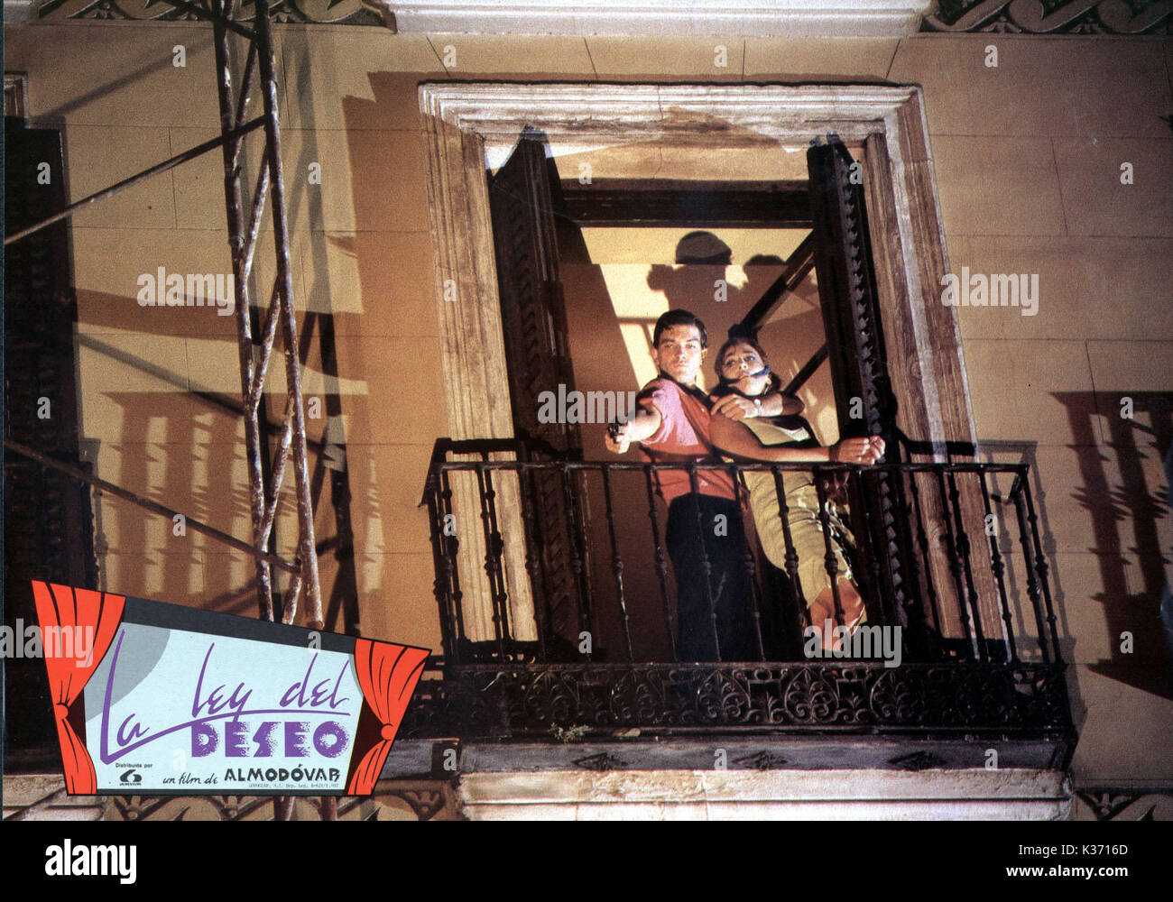 LA LEY DEL DESEO ANTONIO BANDERAS AND CARMNE MAURA PRODUCTION COMPANY LAURENFILM S A     Date: 1987 Stock Photo
