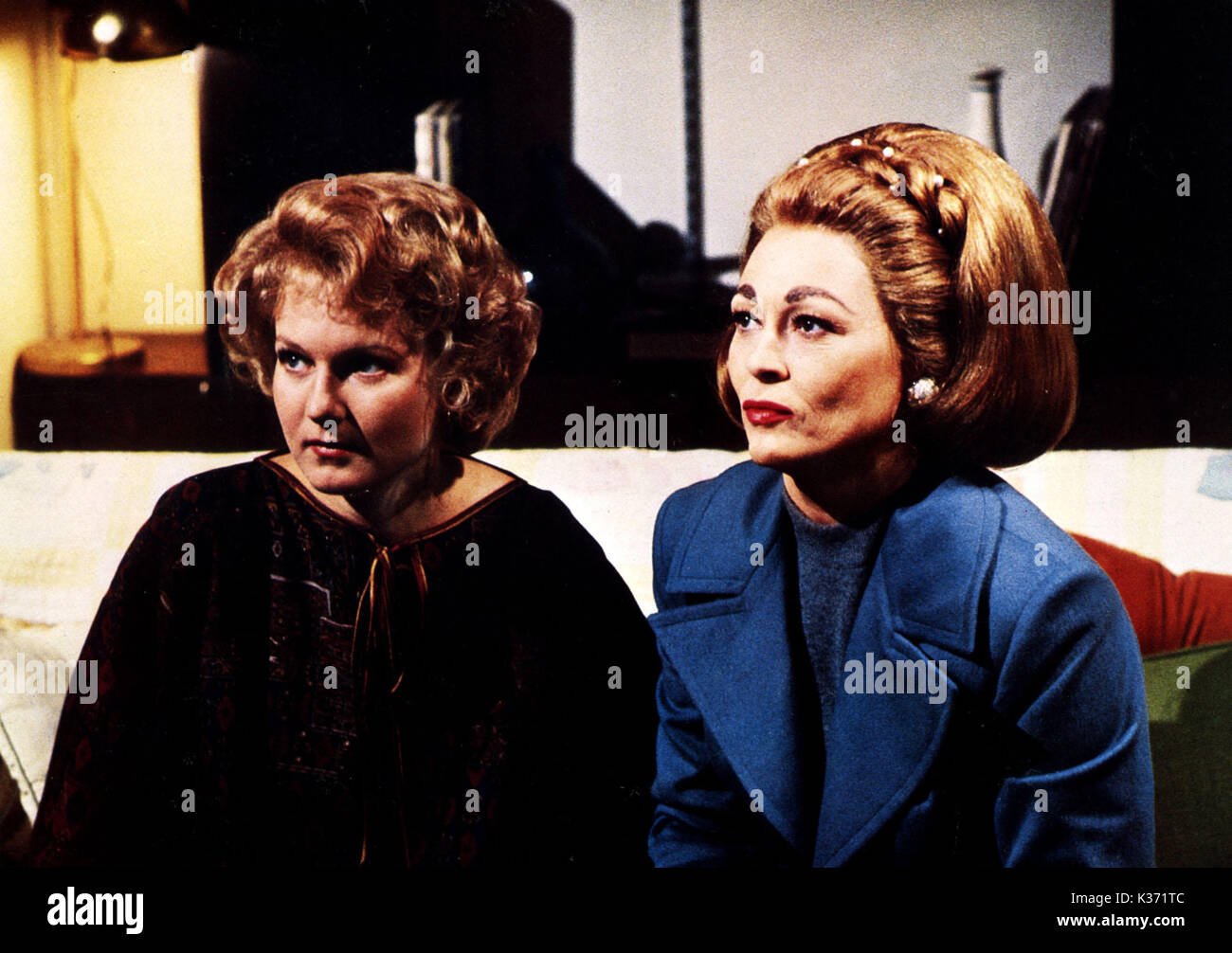 MOMMIE DEAREST Directed by Frank Perry with Diana Scarwid as the adult Christina Crawford and Faye Dunaway as her adoptive mother, film star Joan Crawford FILM RELEASE BY PARAMOUNT PICTURES     Date: 1981 Stock Photo