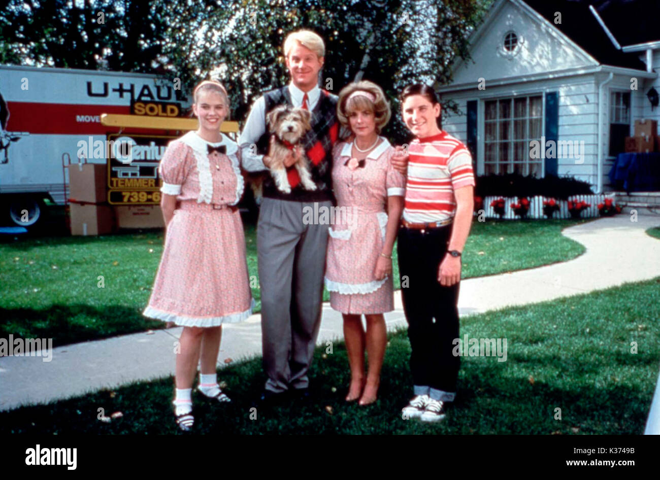 MEET THE APPLEGATES      Date: 1991 Stock Photo