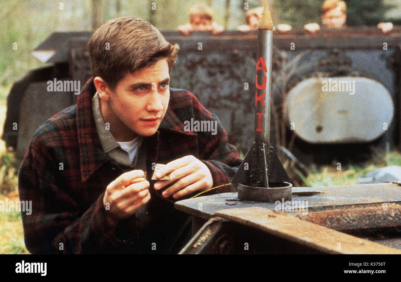 OCTOBER SKY JAKE GYLLENHAAL ROCKET     Date: 1999 Stock Photo