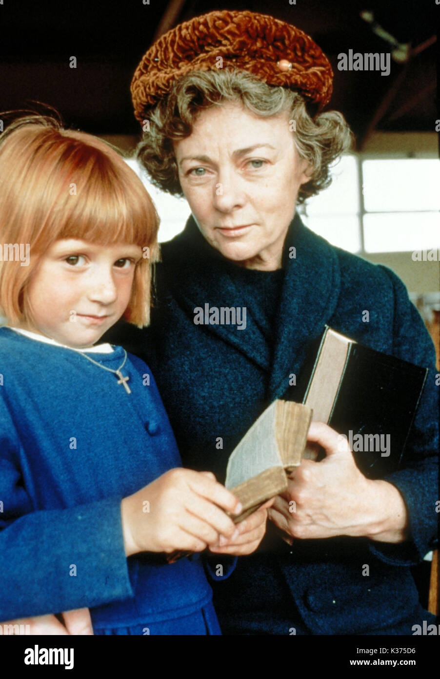 ORANGES ARE NOT THE ONLY FRUIT BBC EMILY ASTON, GERALDINE McEWAN Date 1990 Stock Photo Alamy