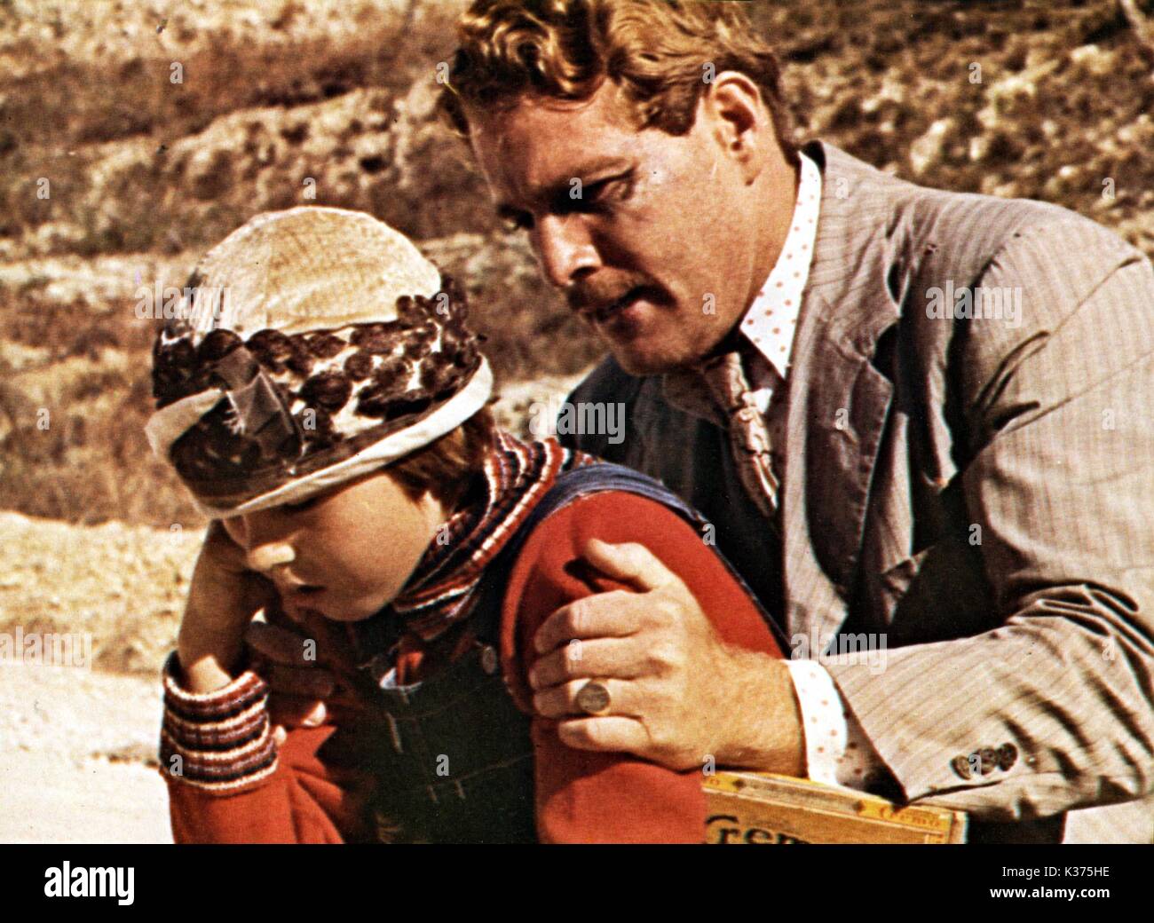 PAPER MOON (US1973) TATUM O'NEAL, RYAN O'NEAL     Date: 1973 Stock Photo