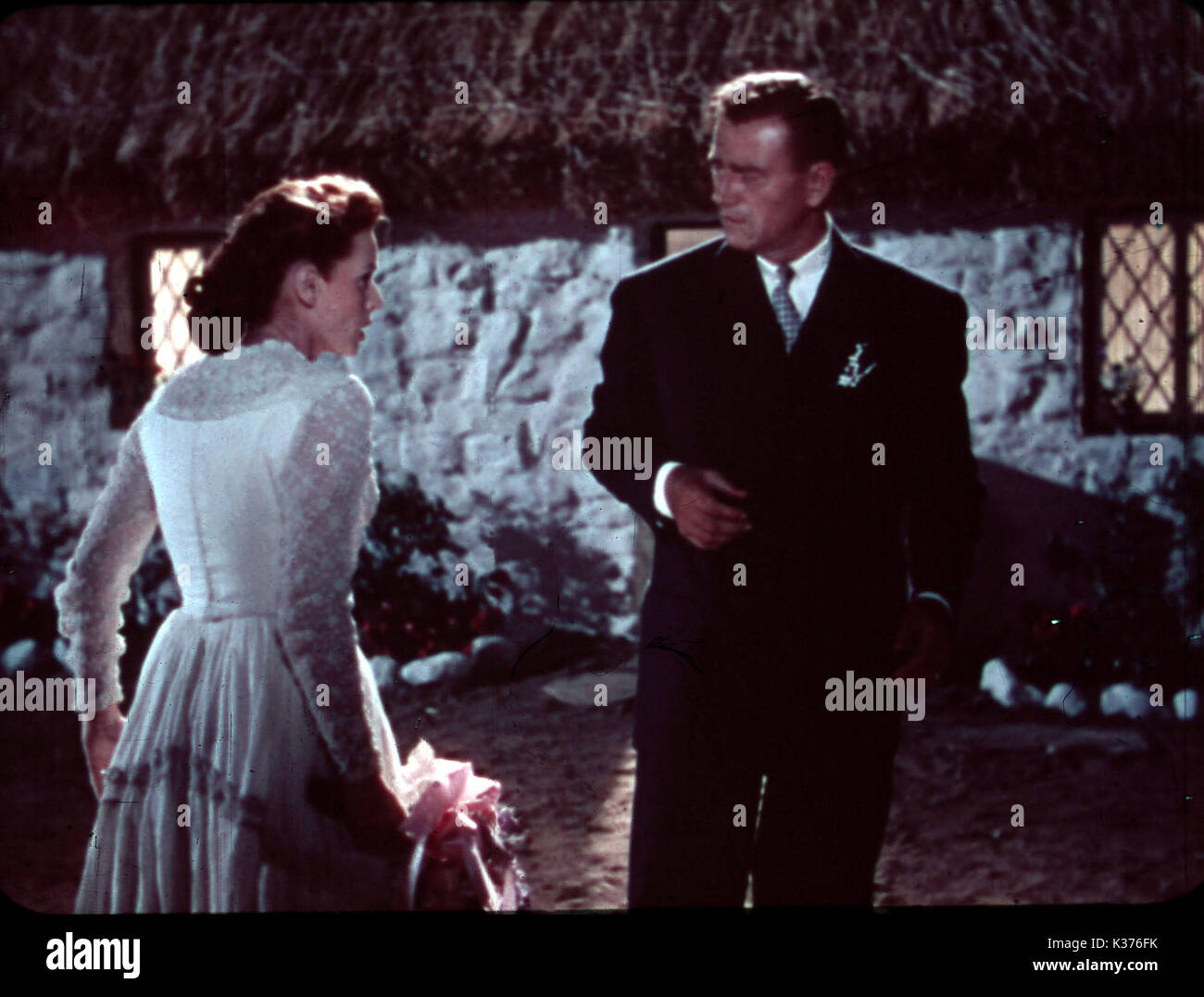 THE QUIET MAN (US 1952) MAUREEN O'HARA, JOHN WAYNE     Date: 1952 Stock Photo