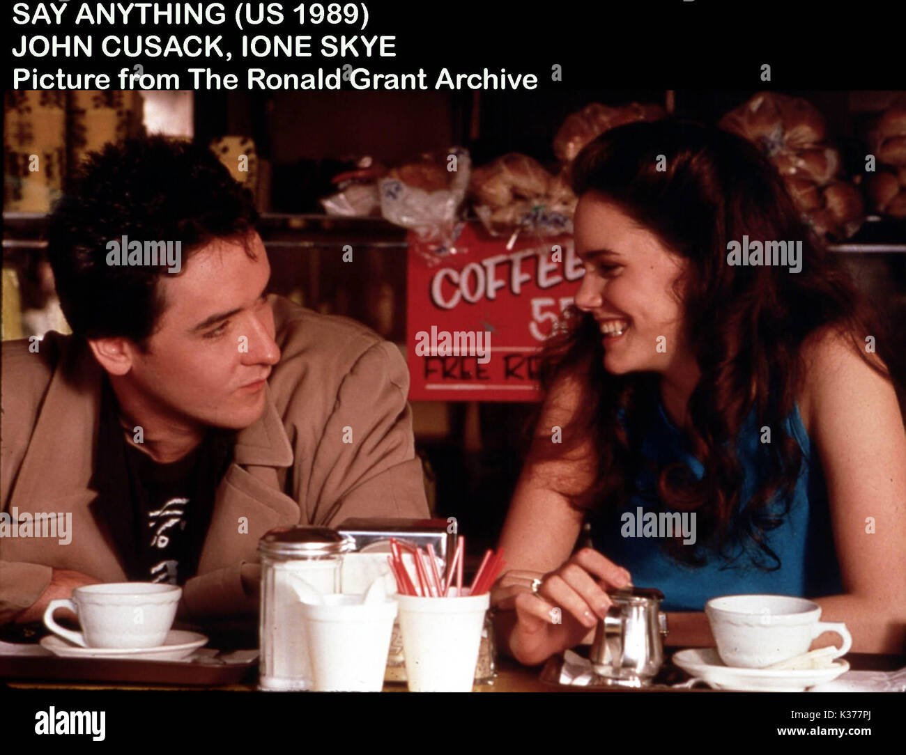 SAY ANYTHING JOHN CUSACK, IONE SKYE     Date: 1989 Stock Photo
