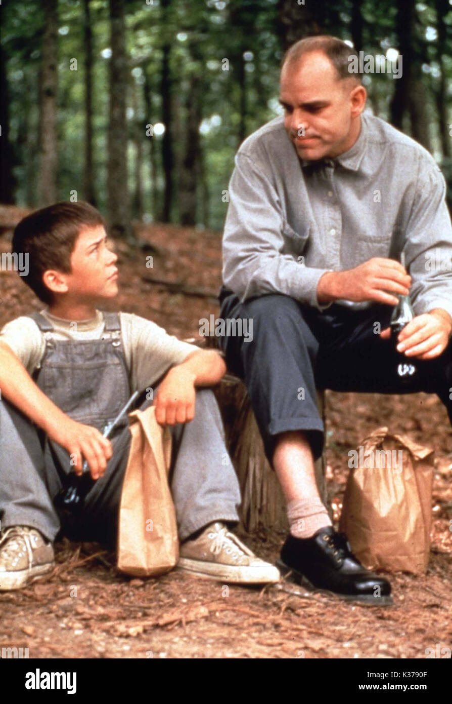 SLINGBLADE LUCAS BLACK, BILLY BOB THORNTON Date: 1996 Stock Photo - Alamy