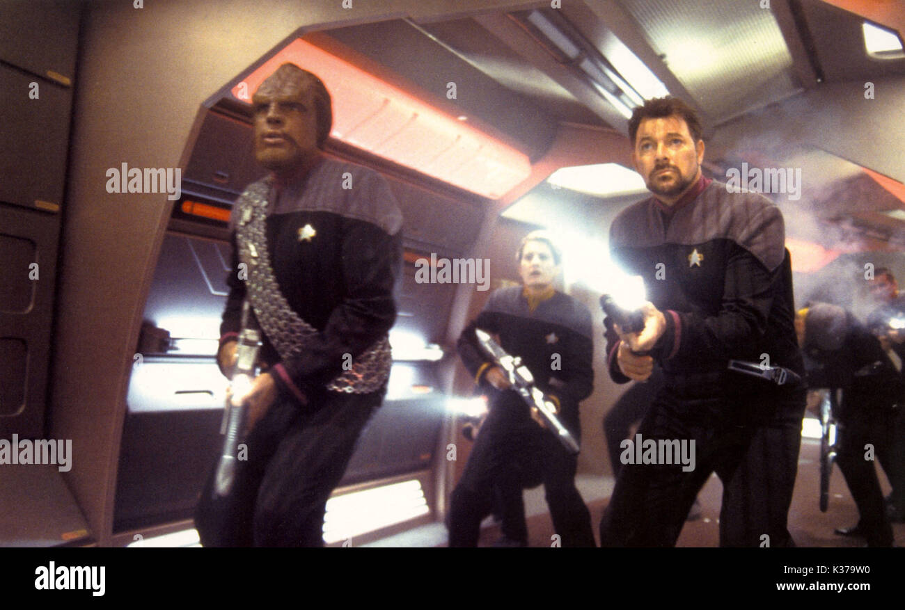 STAR TREK: NEMESIS PARAMOUNT PICTURES MICHAEL DORN, left, JONATHAN FRAKES, right     Date: 2002 Stock Photo