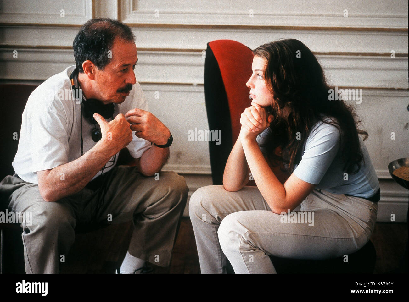 STARDOM ALLIANCE ATLANTIS DENYS ARCAND, director, with JESSICA PARE     Date: 2000 Stock Photo
