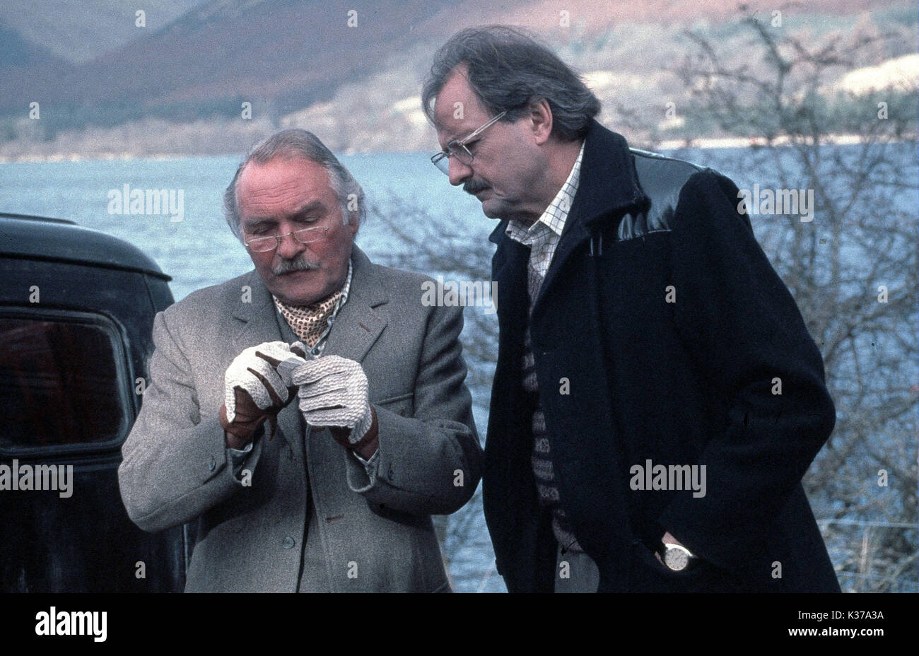 THE STEAL DINSDALE LANDON AND PETER BOWLES A WARNER BROS FILM     Date: 1994 Stock Photo