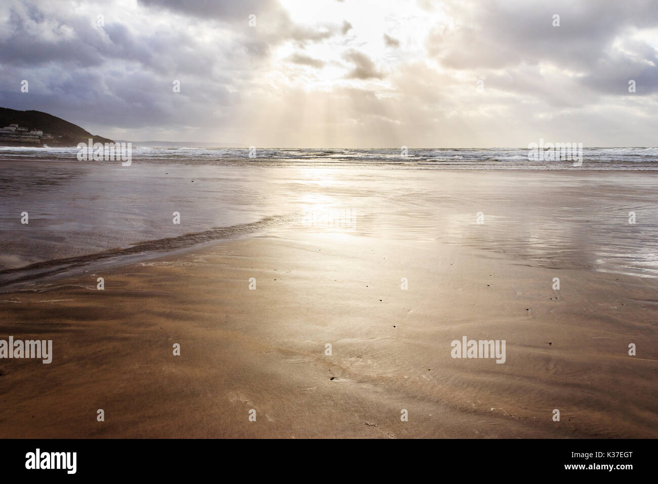 Cloudy sky reflecting on sea hi-res stock photography and images - Alamy