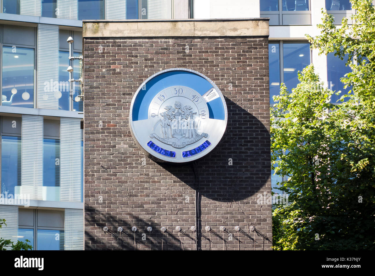 Newgate Street Clock by Joanna A. Migdal, presented to the City of