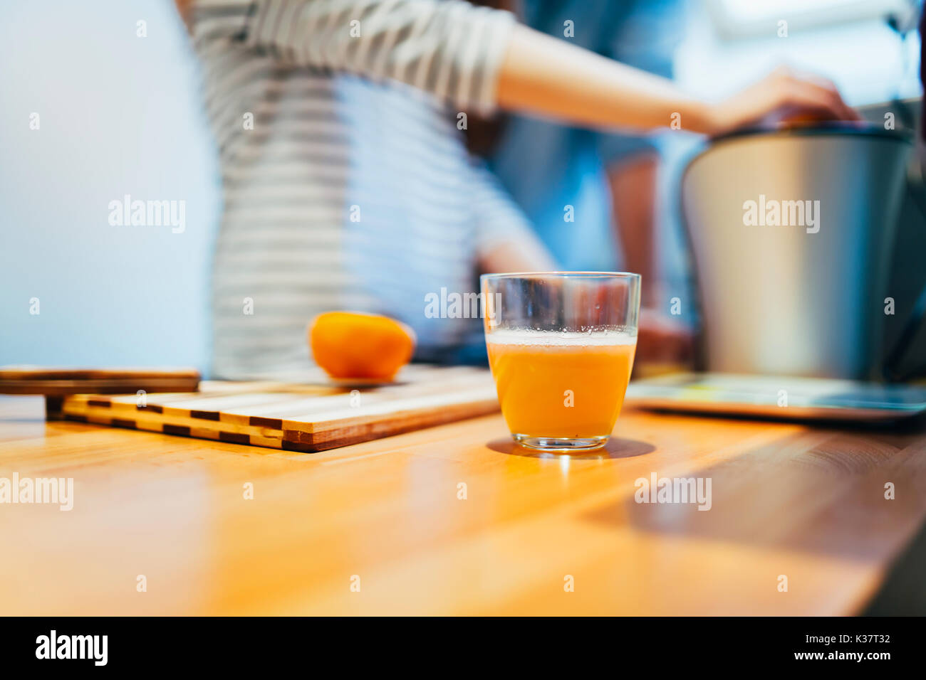 Fresh squeezed fruit juice hi-res stock photography and images - Alamy