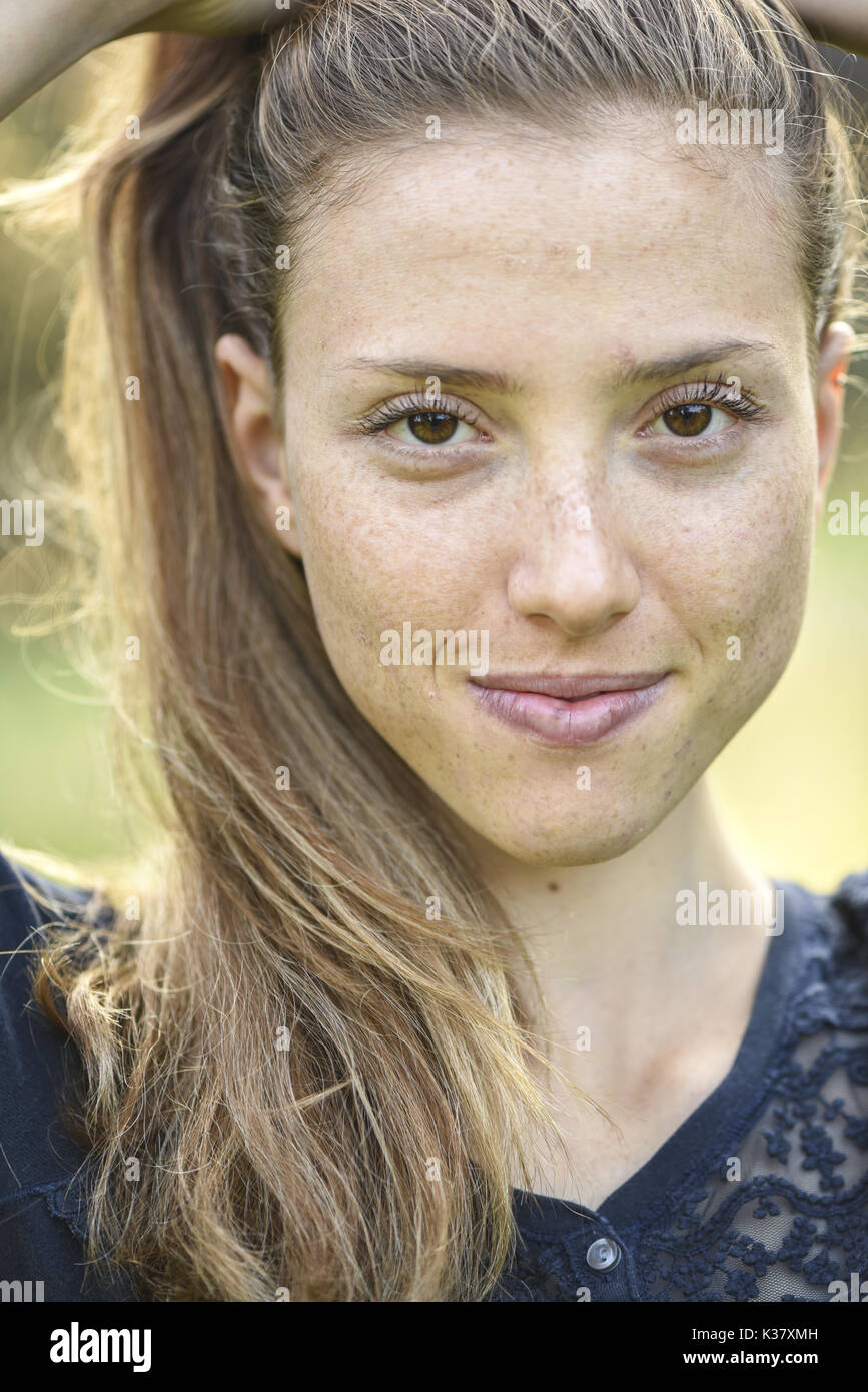 Tween model hi-res stock photography and images - Alamy