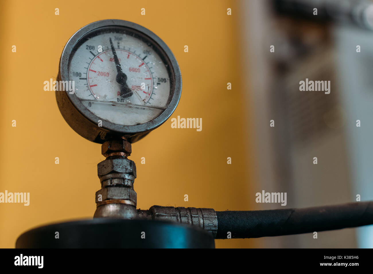 Pressure cylinders hires stock photography and images Alamy