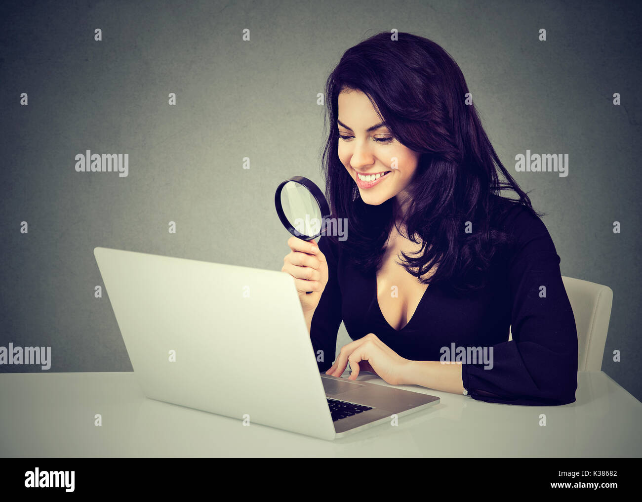 Person Using Computer Screen Magnifier Girl Using Magnifying Glass High Resolution Stock Photography and ...