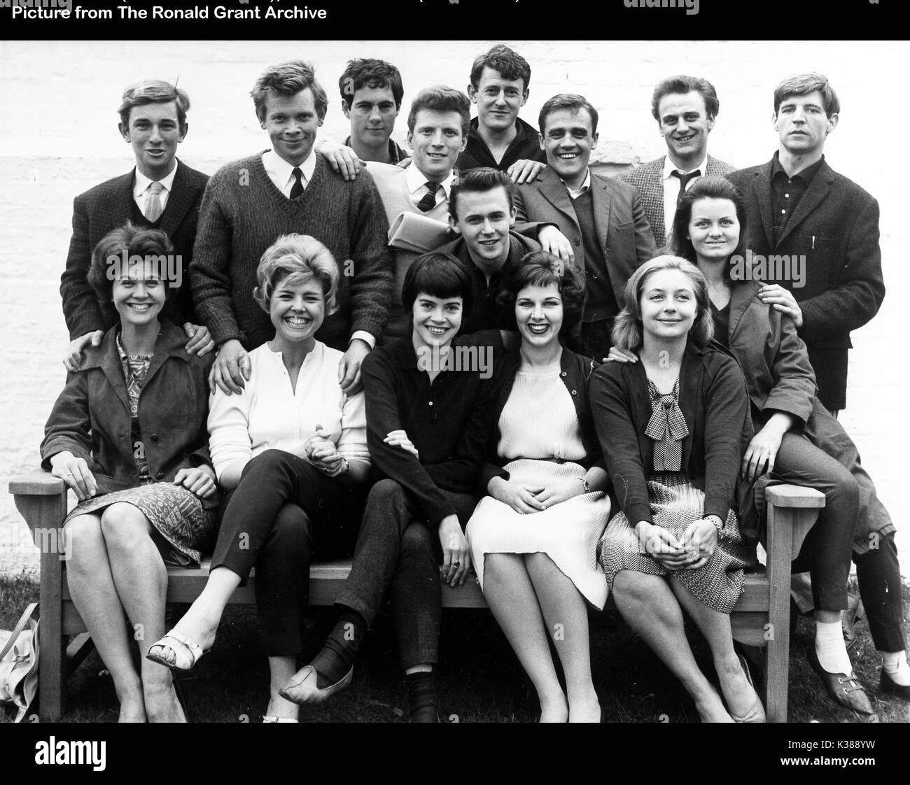 THE YOUNGER GENERATION L-R back row Wilfred Downing, Ronald Lacey, Clive Colin-Bowler, Johnny Briggs, Trevor Danby, unidentified, John Thaw, Bill Douglas, centre Brian Hwelett, front row Mary Miller, Mela White, Jill Booty, Gillian Muir, Judy Cornwell and Karal Gardner Stock Photo