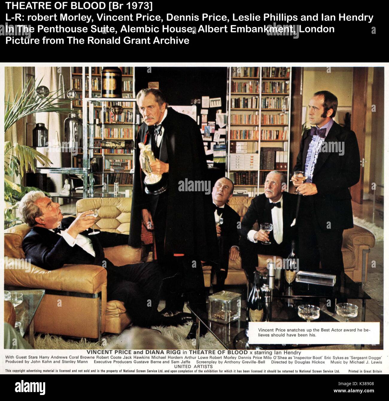 THEATRE OF BLOOD L-R ROBERT MORLEY, VINCENT PRICE, DENNIS PRICE, ROBERT COOTE, IAN HENDRY Stock Photo