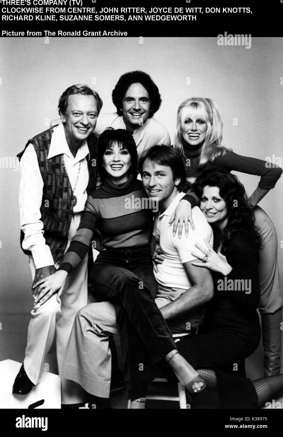 THREE'S COMPANY [TV] [US 1977 - 1984]  clockwise from centre, JOHN RITTER, JOYCE DE WITT, DON KNOTTS, RICHARD KLINE, SUZANNE SOMERS, ANN WEDGEWORTH Stock Photo