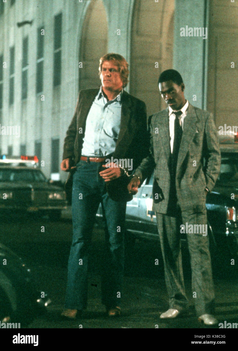 48 HOURS PARAMOUNT PICTURES NICK NOLTE, EDDIE MURPHY     Date: 1982 Stock Photo