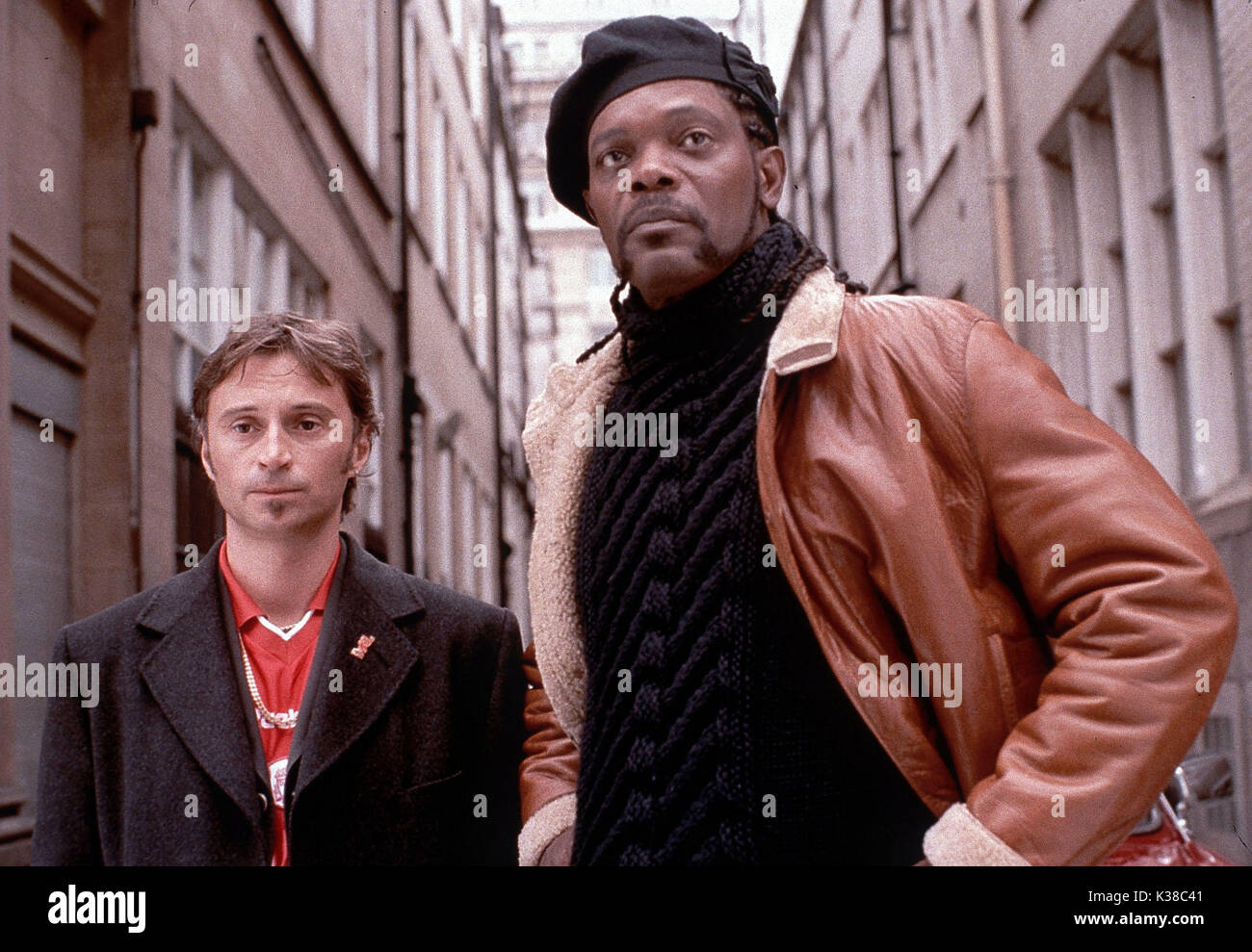 THE 51ST STATE ROBERT CARLYLE AND SAMUEL L JACKSON A FIFTY FIRST PRODUCTION     Date: 2001 Stock Photo