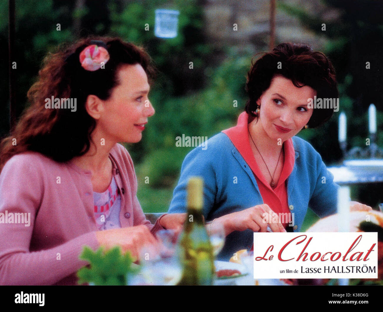 CHOCOLAT LENA OLIN, JULIETTE BINOCHE CHOCOLAT     Date: 2000 Stock Photo