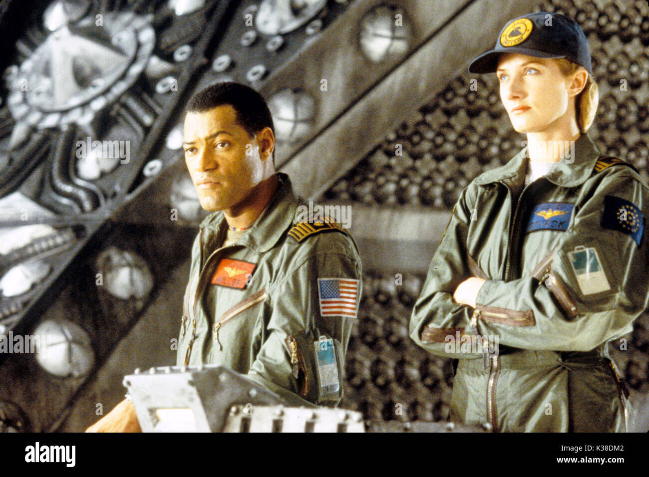EVENT HORIZON LAURENCE FISHBURNE, JOELY RICHARDSON Date: 1997 Stock Photo -  Alamy, image size:1300x956
