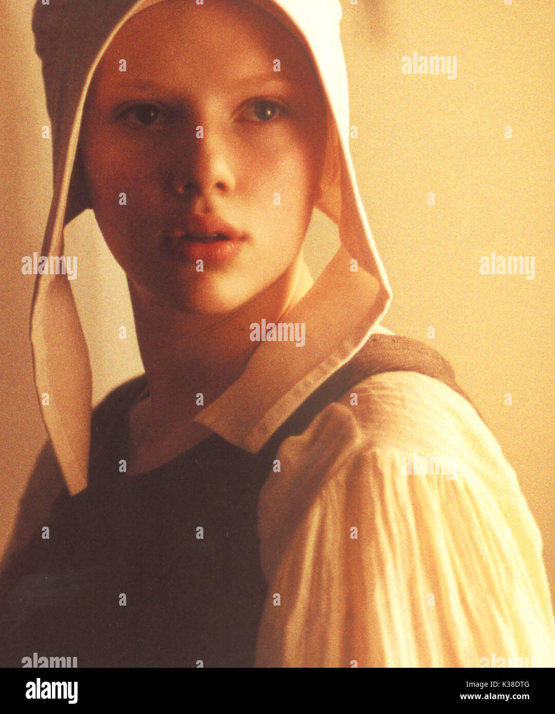 GIRL WITH A PEARL EARRING Scarlett Johansson     Date: 2003 Stock Photo