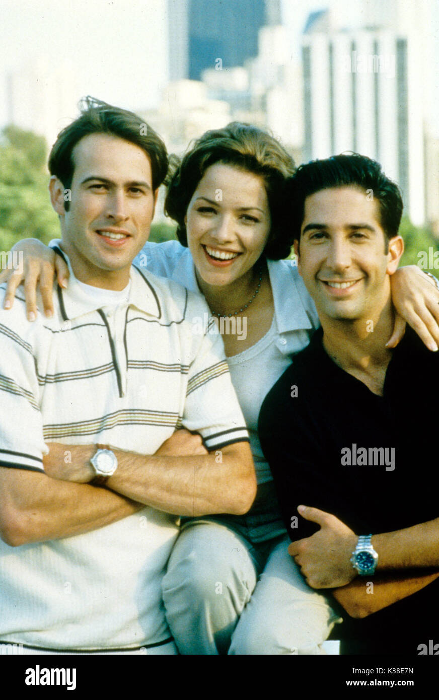 KISSING A FOOL JASON LEE, MILI AVITAL AND DAVID SCHWIMMER Date: 1998 Stock  Photo - Alamy