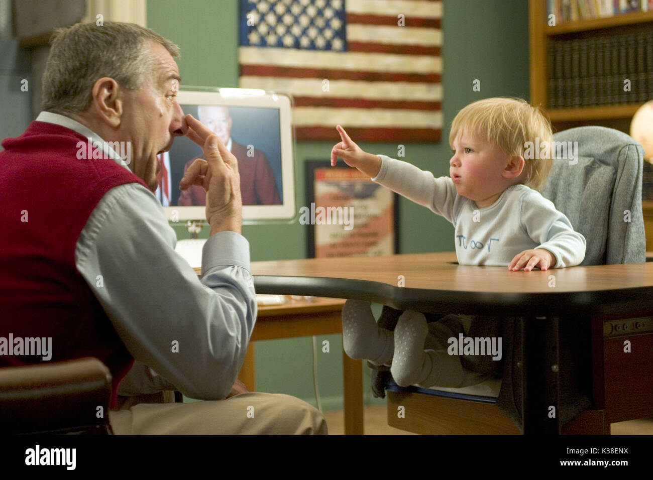 MEET THE FOCKERS [US/2004] ROBERT DE NIRO BRADLEY AND SPENCER PICKREN