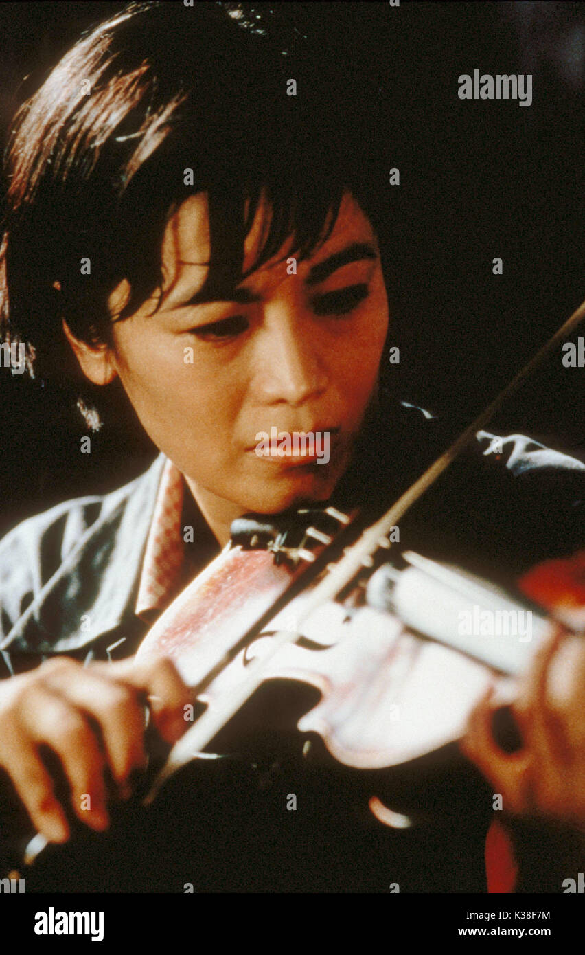THE RED VIOLIN aka LE VIOLON ROUGE SYLVIA CHANG DIRECTOR: FRANCOIS GIRARD CHANNEL FOUR FILMS   THE RED VIOLIN     Date: 1998 Stock Photo