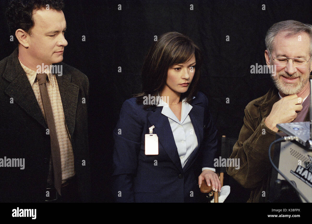 THE TERMINAL DIRECTOR: STEVEN SPIELBERG FILM INDUSTRY/PRODUCTION SHOTS 2000s     Date: 2004 Stock Photo