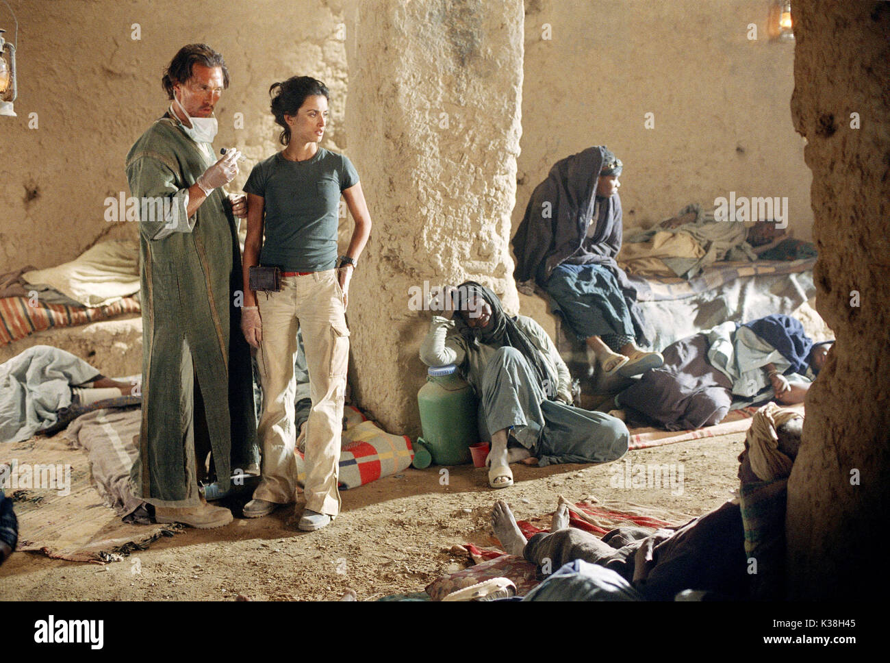 SAHARA MATTHEW McCONAUGHEY, PENELOPE CRUZ Date: 2005 Stock Photo - Alamy