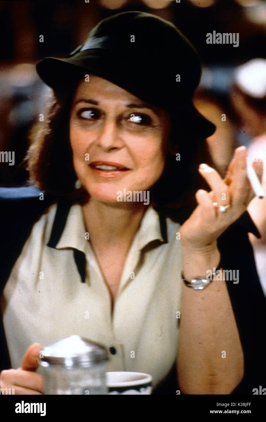 84 CHARING CROSS ROAD ANNE BANCROFT as Helene Hanff     Date: 1987 Stock Photo