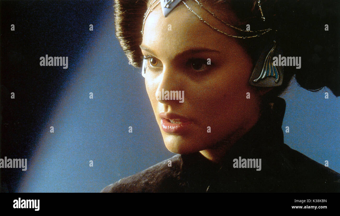 STAR WARS: EPISODE II - THE ATTACK OF THE CLONES NATALIE PORTMAN YOU MUST CREDIT LUCASFILMS     Date: 2002 Stock Photo
