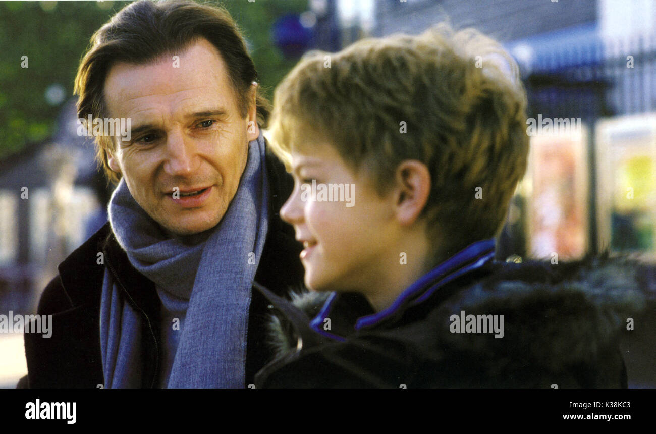 LOVE ACTUALLY LIAM NEESON, THOMAS SANGSTER Date: 2003 Stock Photo - Alamy