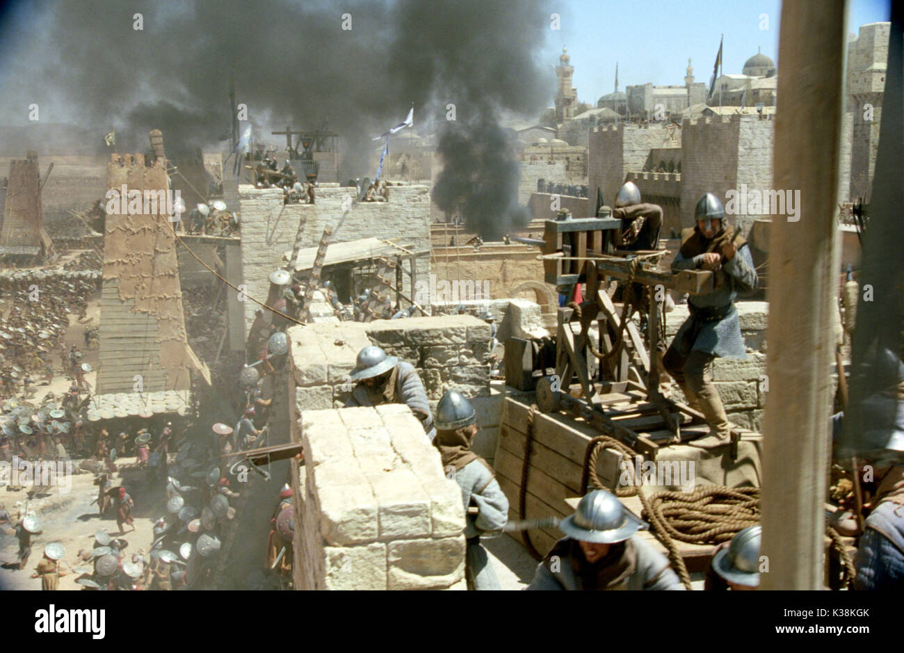 KINGDOM OF HEAVEN Saracens lay siege to Jerusalem.     Date: 2005 Stock Photo