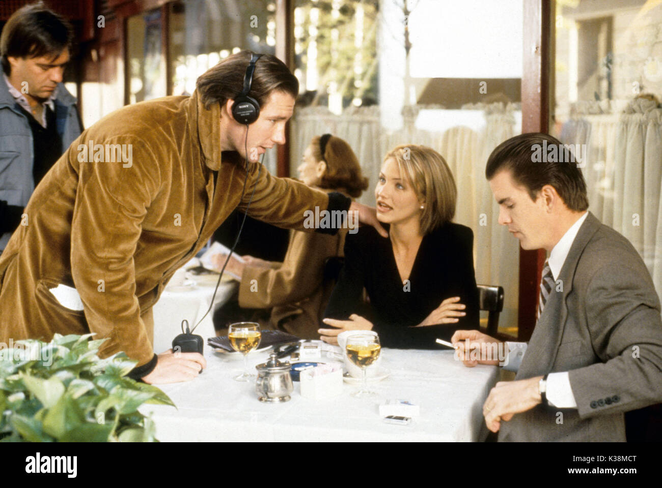 SHE'S THE ONE [ US / 1996 ]  Director ED BURNS with  CAMERON DIAZ, MIKE MCGLONE Stock Photo